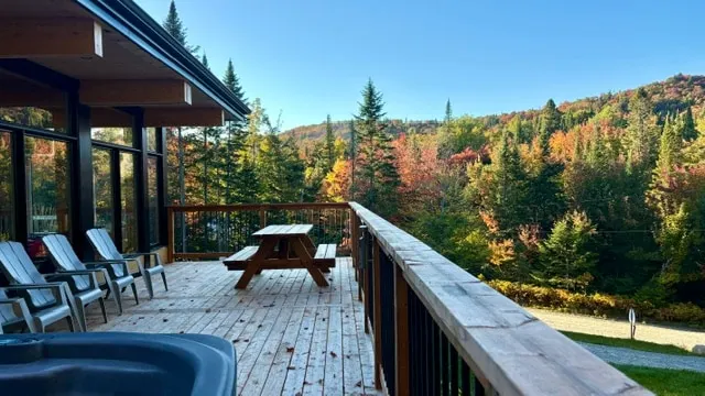 LUXE retreat | Spa • Lake/Kayak • Firepit • Arcade - Image 1
