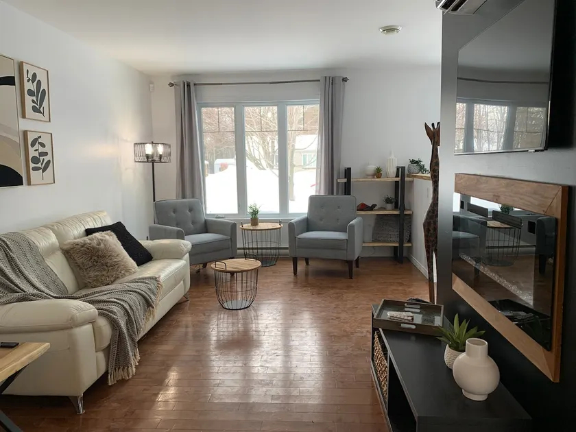 Le Saint-Charles 2 bedroom apartment… and a dog - Image 1