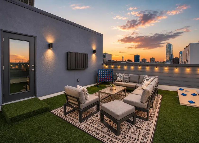 Cedars Condo| Rooftop Patio| Sleeps 6 - Image 1