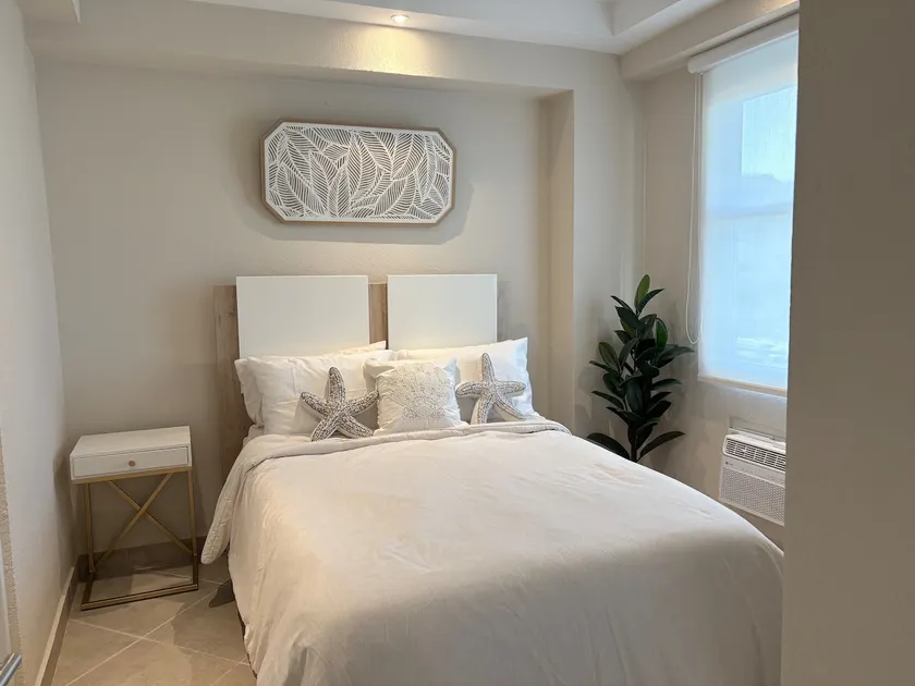 Prime Location Apartment - Image 1