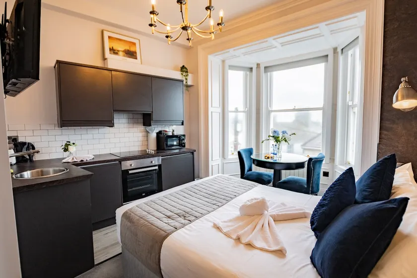 Marina Hideaway | WiFi & Kitchen | Howth - Image 1