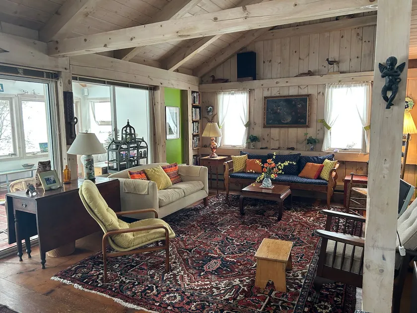 Charming and Centrally Located Waitsfield Home. - Image 1