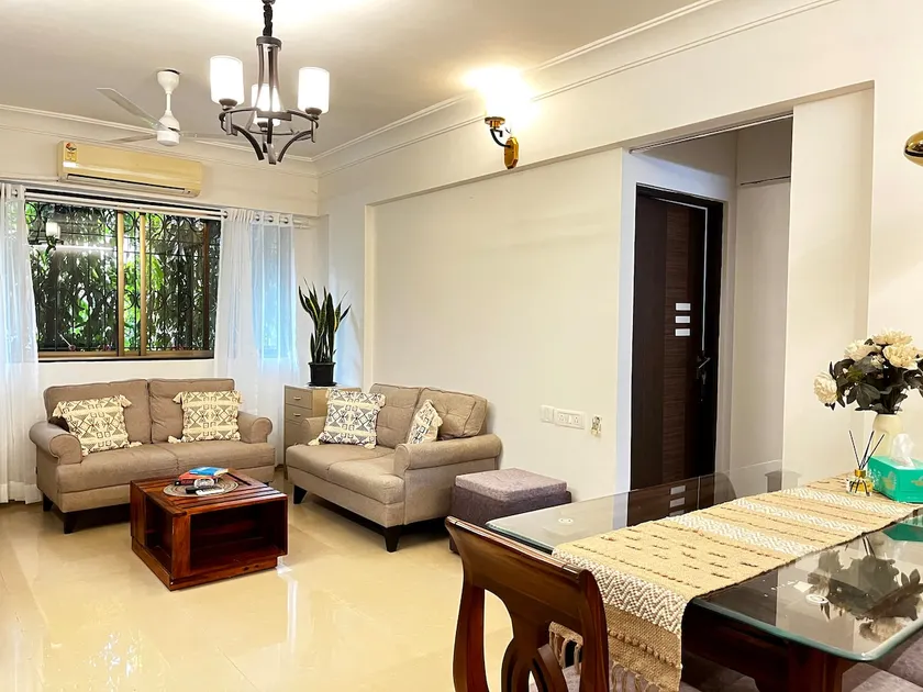Bandra Living by the Chapel Road - Image 1
