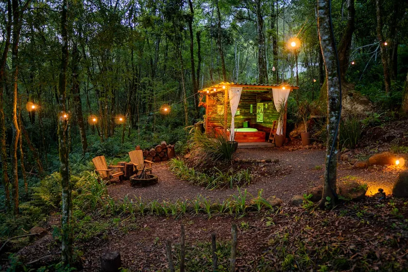 Cabin with exclusive decor and a whirlpool - Image 1