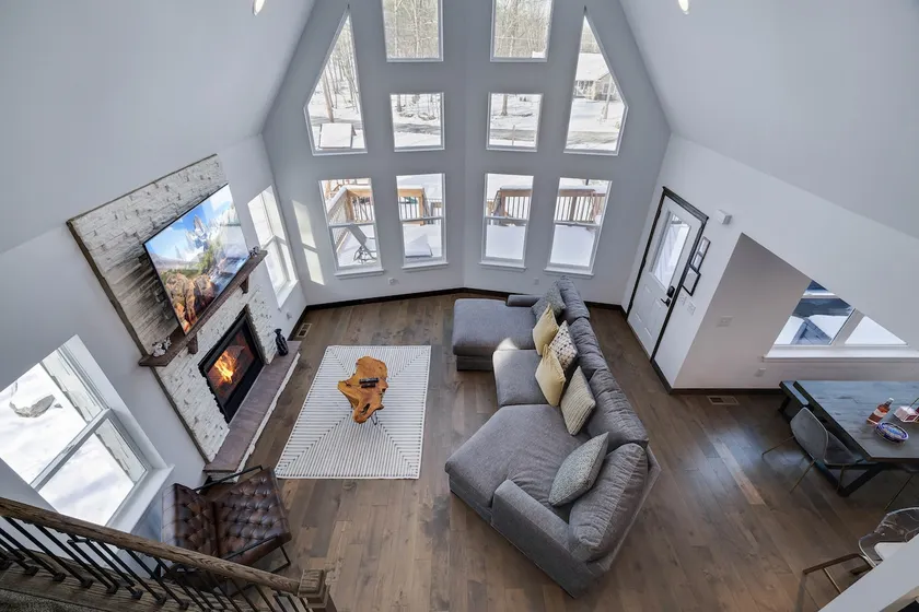 4BR Poconos Ski Retreat w Sauna, Game Room & Loft - Image 1
