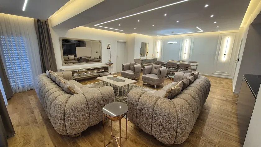 Premium apartment on the lake - Image 1