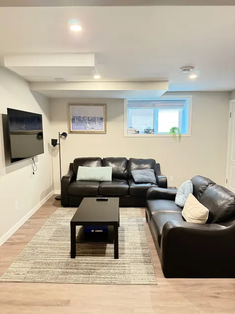 Elegant and Cozy Private 2-Bedroom Suite - Image 1
