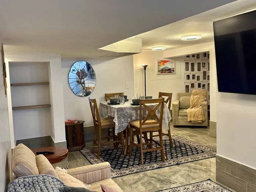 The Snug Spot Flat of Montclair - Image 1