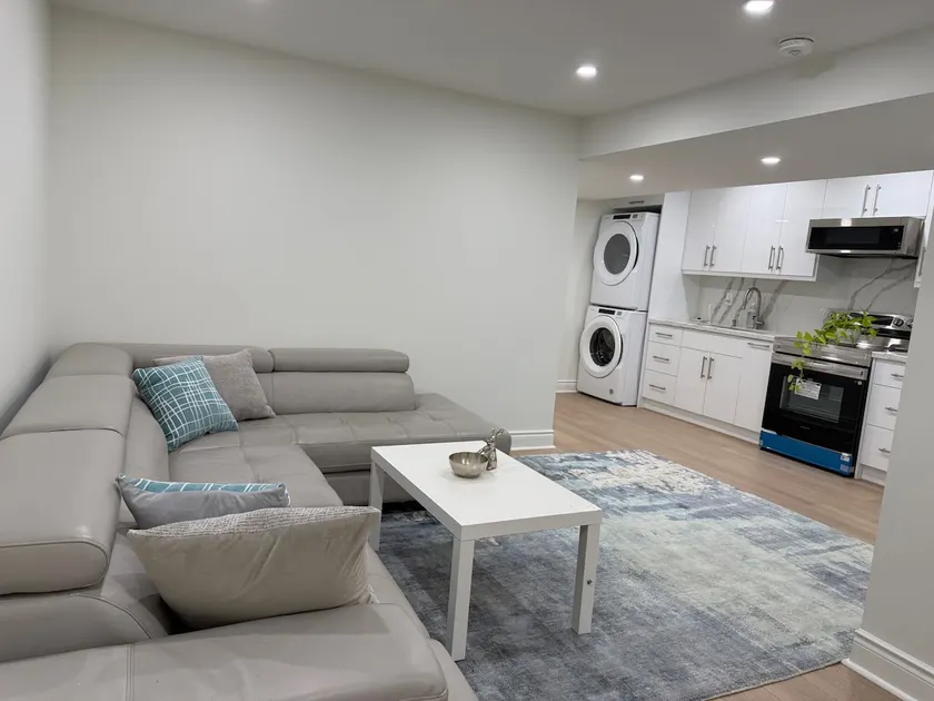Clean 1BR Basement Retreat | Near 412 & Thermea - Image 1