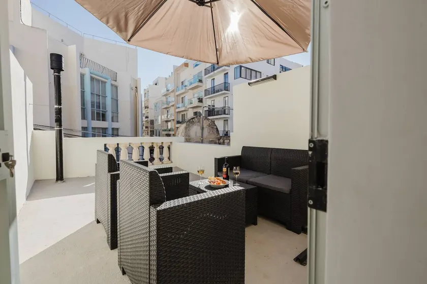 Townhouse Sliema 2BED by Homely! - Image 1