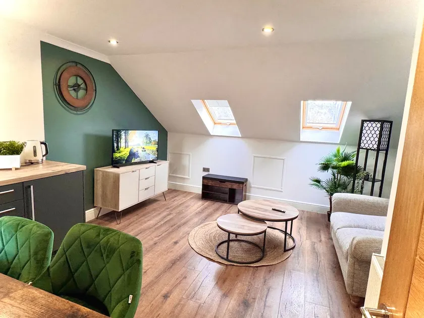 Elegant One Bedroom Flat 30 min Central London/TV - Image 1