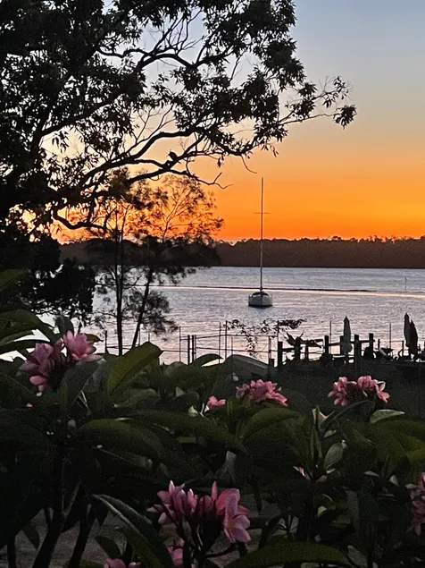 Tideview House -Waterfront, 3 bedroom Home - Image 1