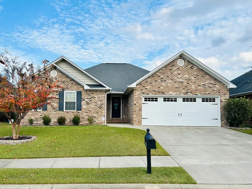 *NEW* Affordable, King bed, fenced yard - Image 1