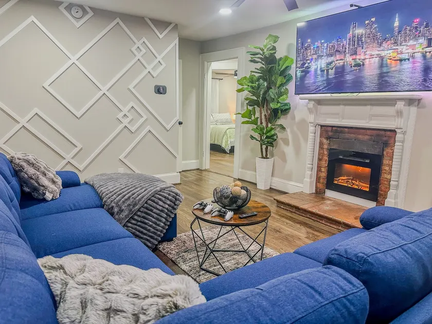 Pleasant 2bdrm/2ba mins to Downtown - Image 1