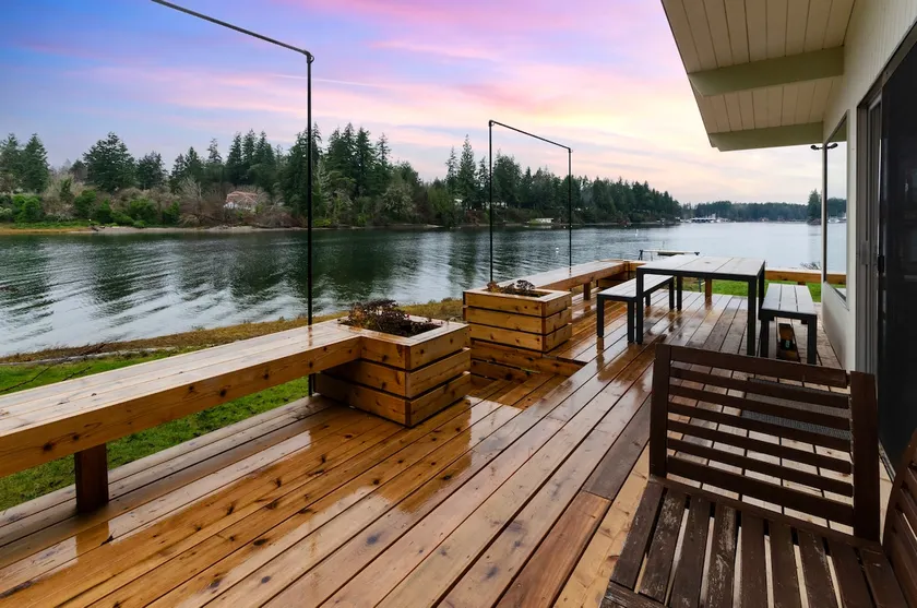 Cozy Waterfront | Vintage Cabin | Stretch Island - Image 1
