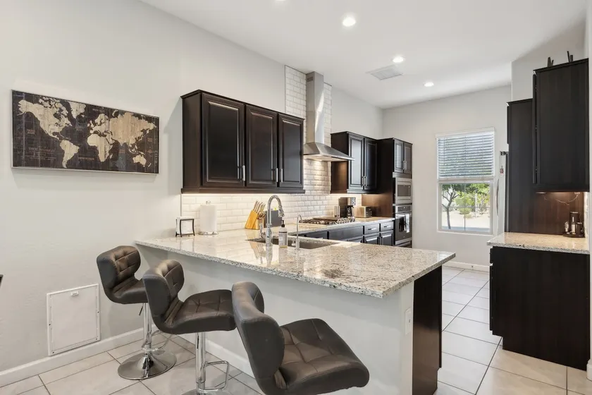 Cozy home | Near shopping, dining,&entertainment - Image 1