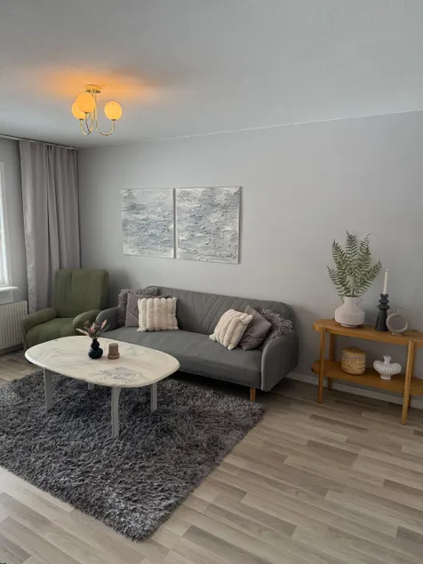 Modern Stay Near City Center - Image 1