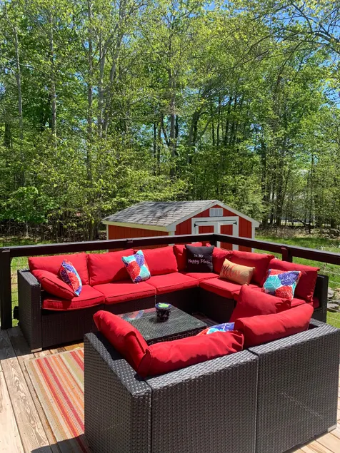 Pocono Summer Retreat: Pool Area, Near Resorts II - Image 1