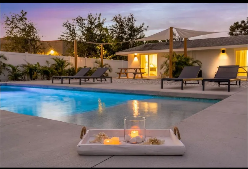 Modern 2BR Retreat · Heated Pool · Near Siesta - Image 1