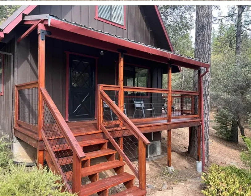 Peaceful Pioneer Cabin - Image 1