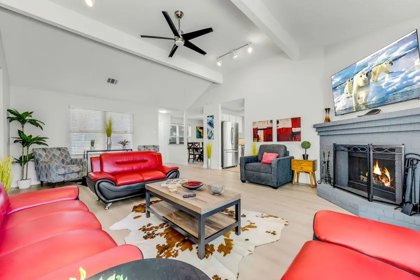 Perfect Plano w/Pool /4 BDR | Ping Pong Air Hockey - Image 1