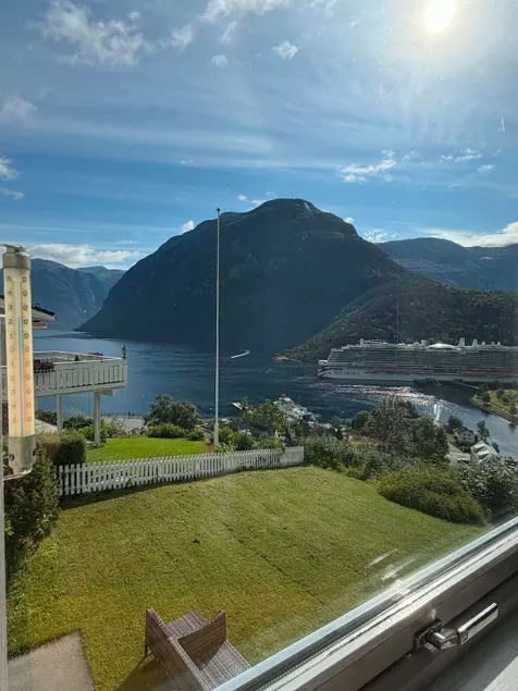 House with the View - Image 1