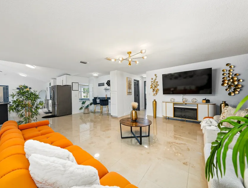 Spacious Modern Home Near Silver Springs with BBQ - Image 1