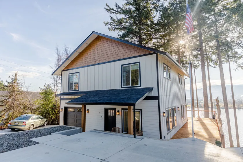 Cozy home overlooking the Columbia River w/ hottub - Image 1