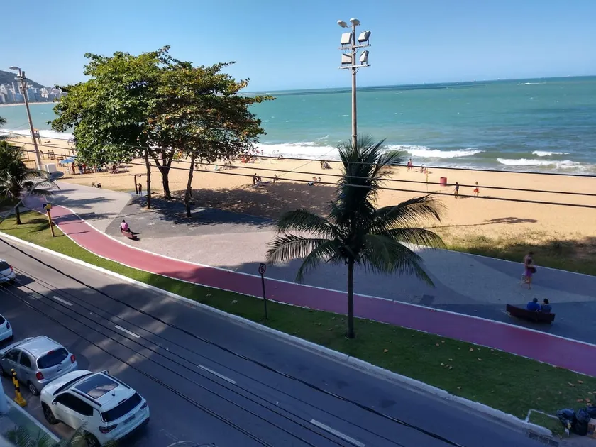 Building in Front of the Sea, Praia da Costa 04 - Image 1