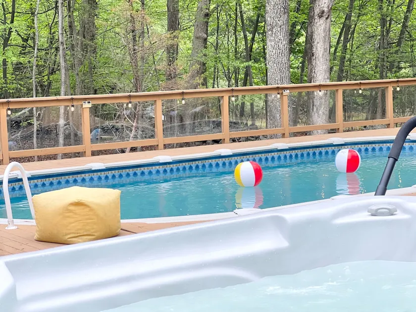 PrivateJacuzzi, Fire Pit, Large Deck, Hammock - Image 1