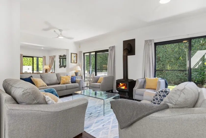 Jasmine House - Pet Friendly with Swimming Pool - Image 1