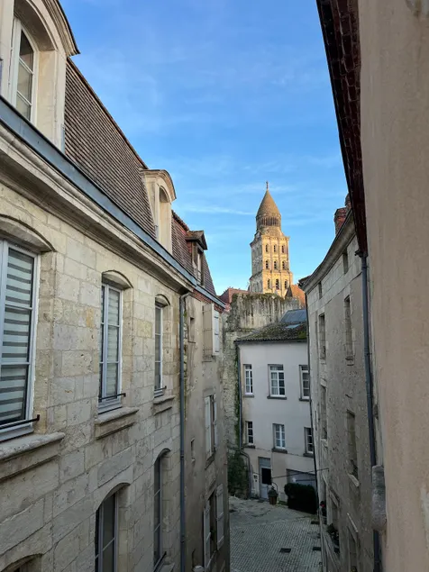 Pop apartment in the old town T3 - Image 1