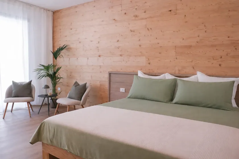 Alpine Suite, scent of wood and total relaxation - Image 1