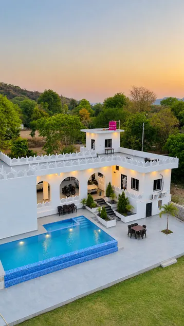 Pichola Lake Retreat - Image 1