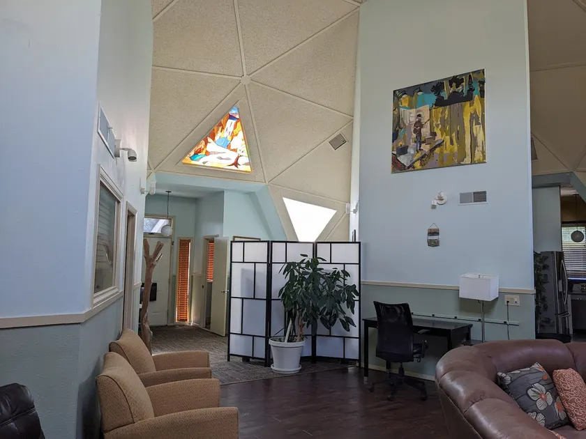 Sun-washed Geodesic Dome Apt - Image 1