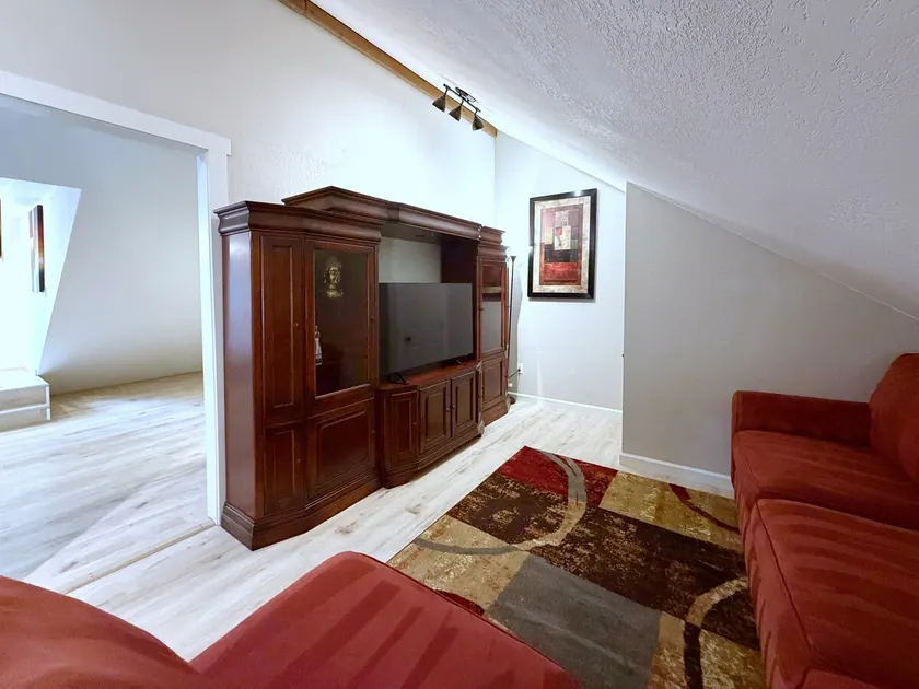 Newly Remodeled 2 bed 1 Bath - Image 1