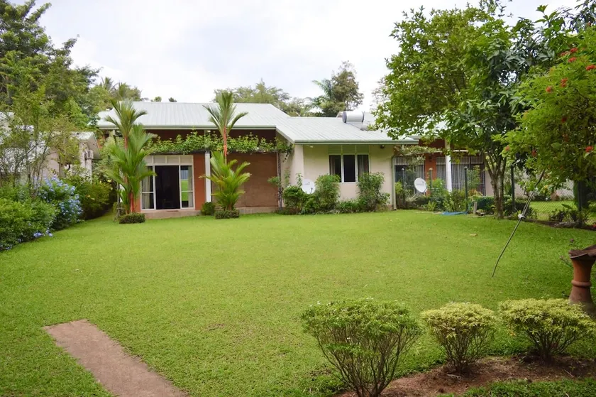 Vivecah - Home away from Home - Image 1