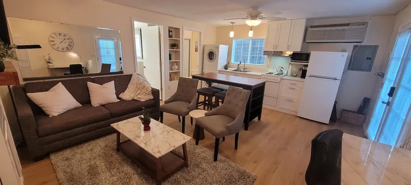 Cottage, Cozy & Private! Backyard Retreat - Image 1