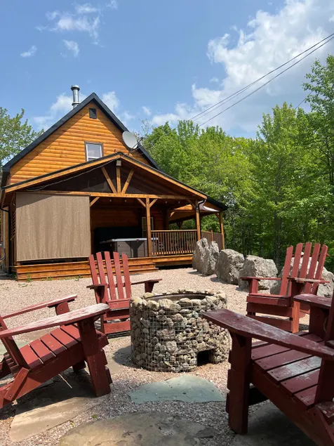 Hunters Lodge - Image 1