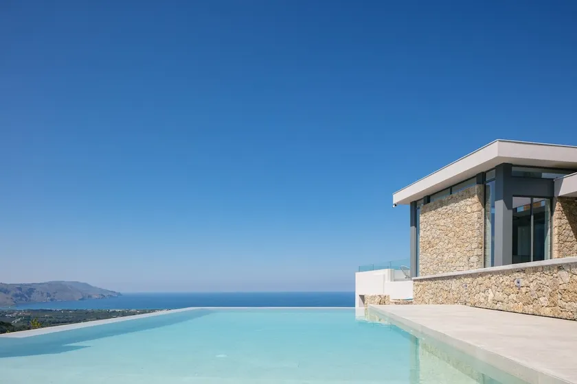 Private 4BR Villa with Heated Pool & Sea View - Image 1