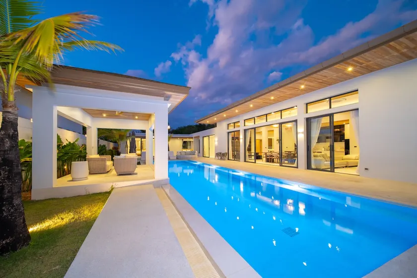 Luxury 900+ sqm brand new 5 bedroom villa, 15m large private pool, 900m to the beach, 10 minutes to Smiran Pier @ Mouana Makai - Image 1