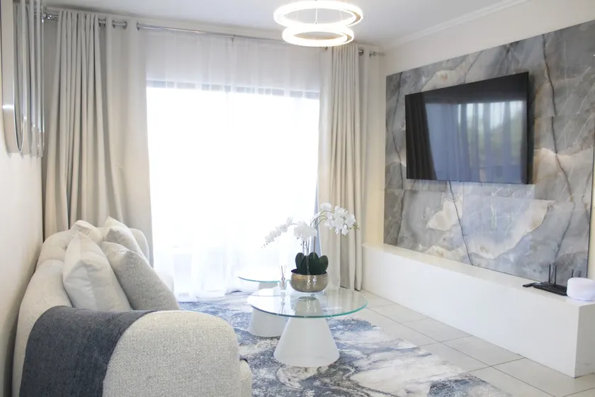 Stunning 2 bed Apartment near Monte Casino - Image 1