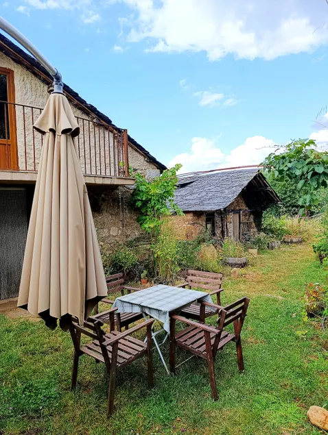 House with a lot of soul and a garden in El Bierzo - Image 1