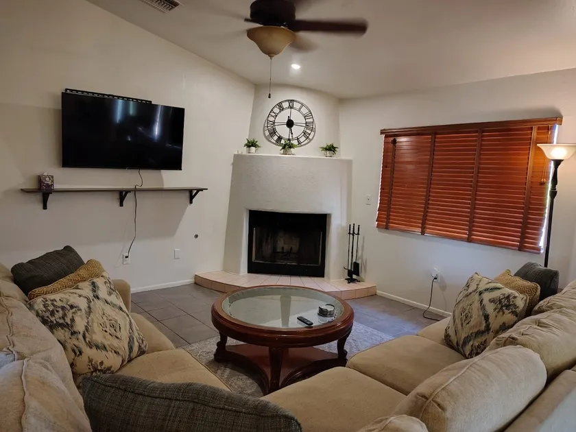 Relax & Unwind/Cozy Home+RV Parking Available - Image 1