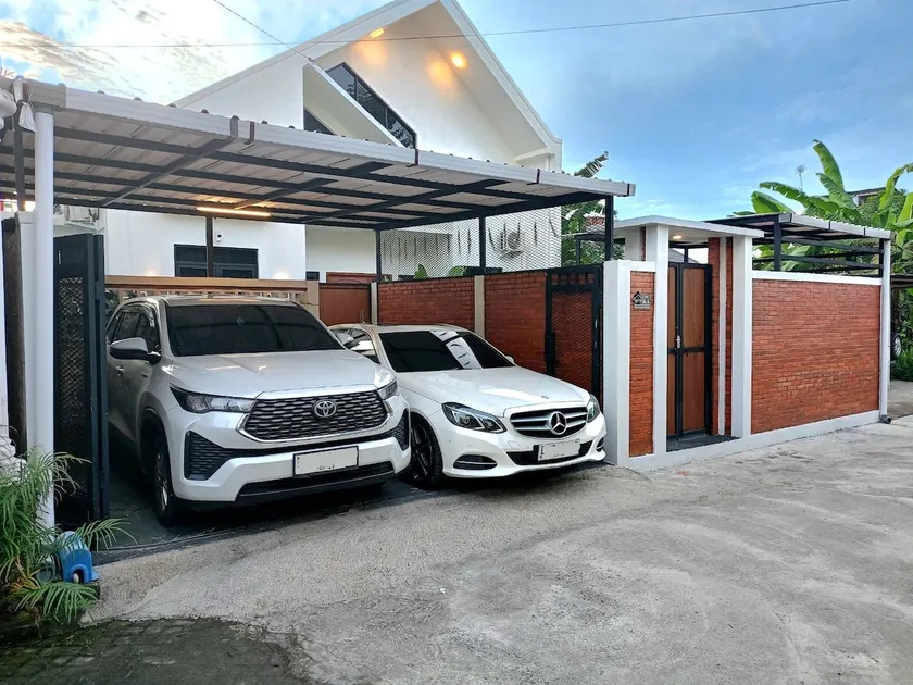 Yustien Homestay Jogja 3 Bedroom - Entire House - Image 1