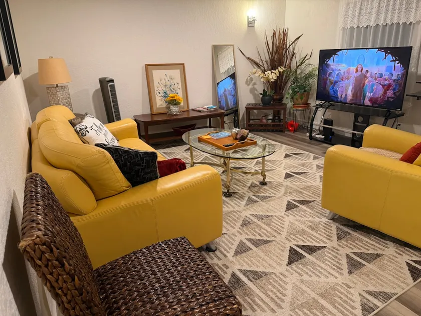 Newly Remodeled Furnished House - Image 1