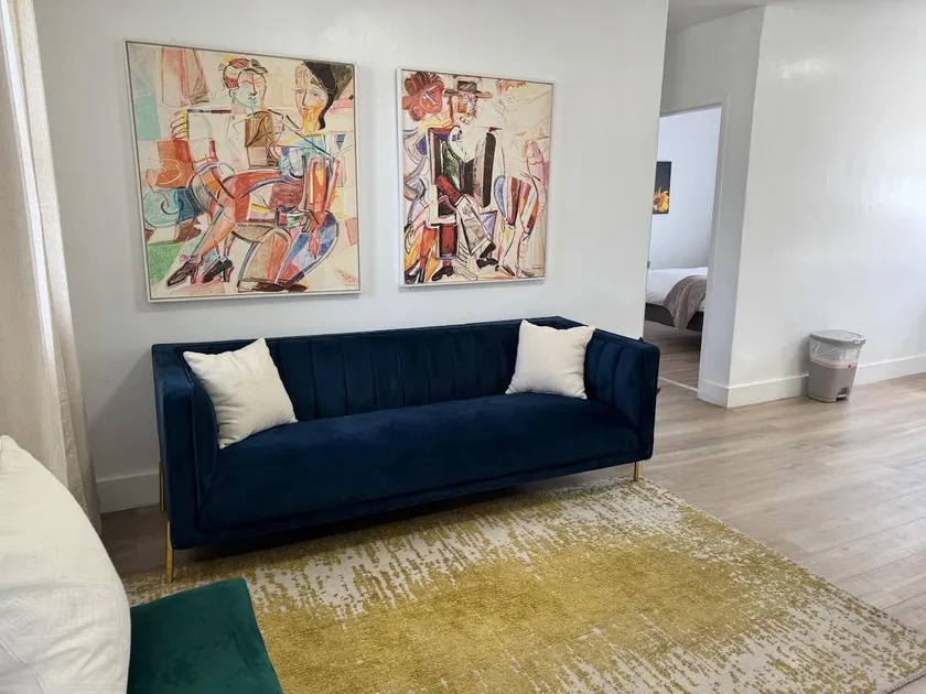 5Central & Convenient 2 Bedroom - South of Wynwood - Image 1