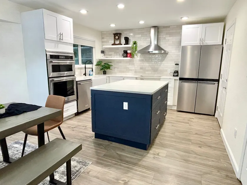 Modern ~ Grill & Chill in Pville ~ Slp 13 - Image 1