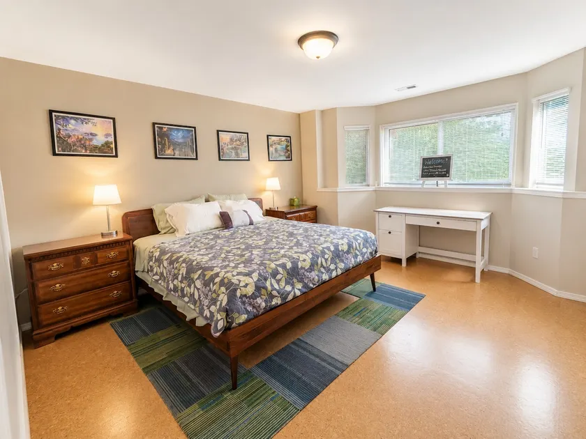 Bright Private Suite | 5-Min Walk to Light Rail - Image 1