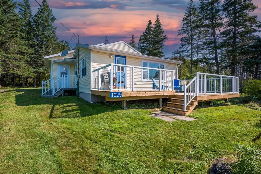 Cape Split Retreat w/ Hot Tub & Bay of Fundy Views - Image 1